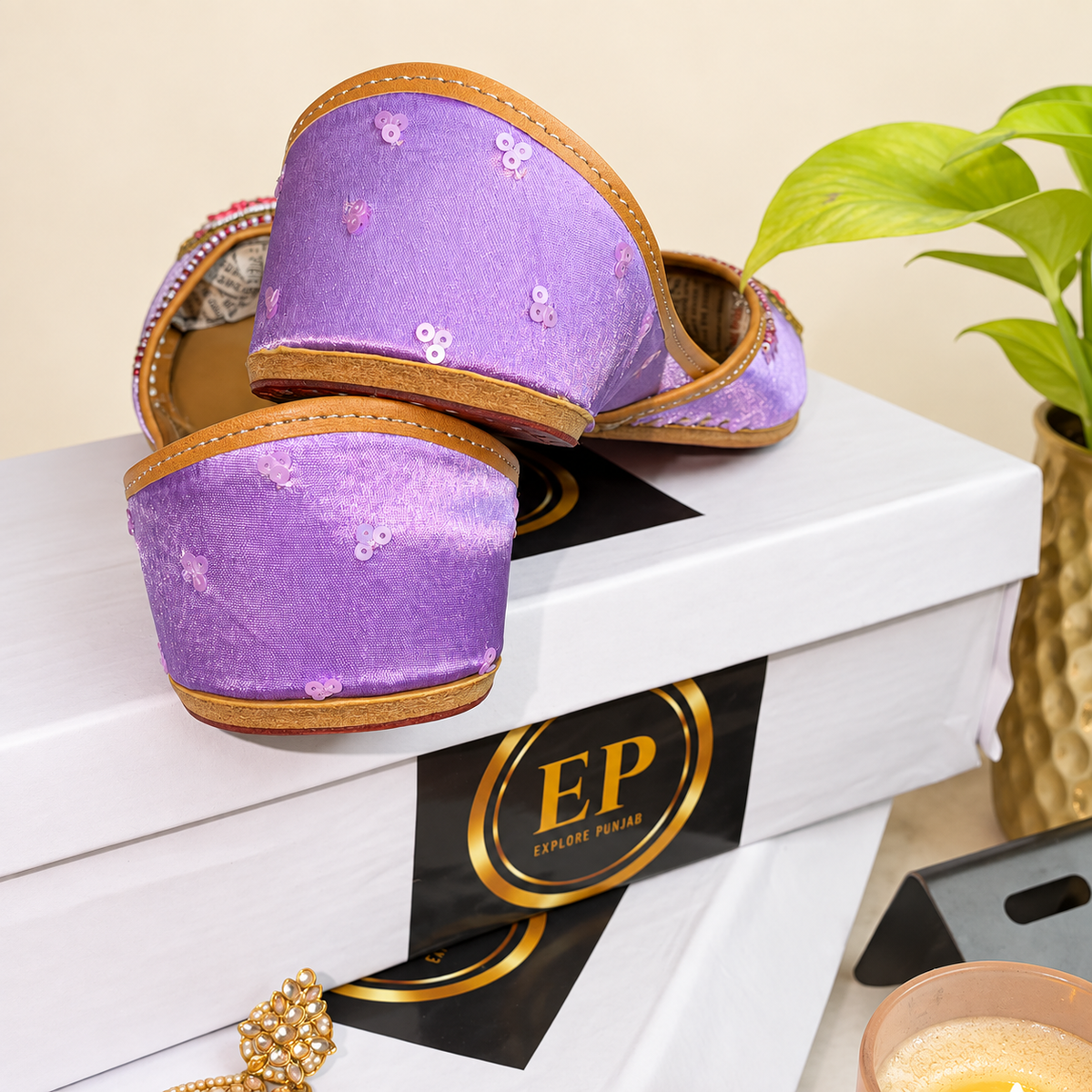 Lilac Crown Jutti